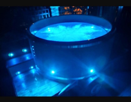 Kubls zilā nokrāsā